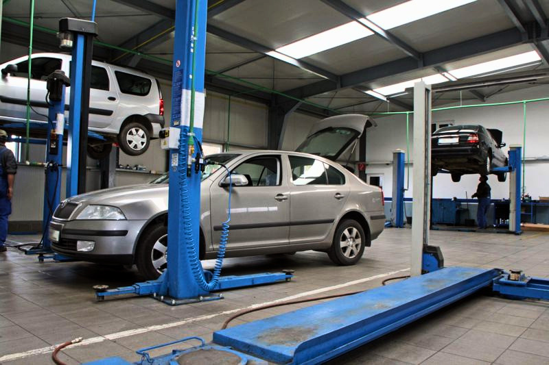 coombe vale garage